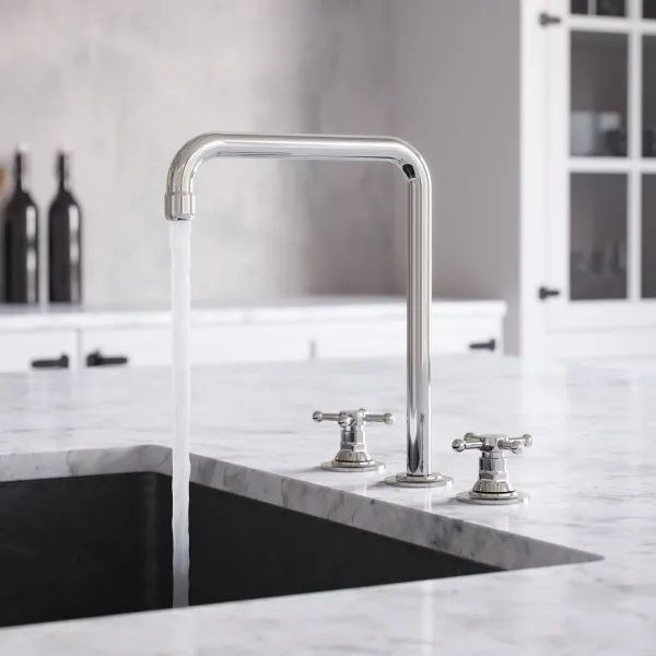 Hassel&Teudt HHV605 S06 - Köksblandare med svängbar pip, Krom