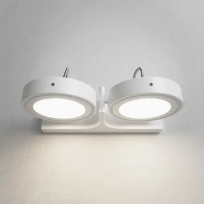 Big A02 - Dubbel. LED-vägglampa med lutning, matt vit.