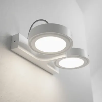 Big A02 - Dubbel. LED-vägglampa med lutning, matt vit.