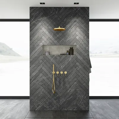 Semplice STB801 S02 - XXL Rain DeLux Ø28 cm, SmartTerm Wall, Polerad mässing Natur