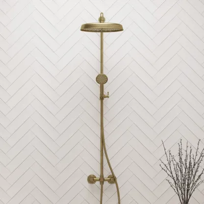 Hassel&Teudt HBR800 S02 - Duschstångssats m/Ø31 cm. Rain DeLuxe m/EasyClean, Polerad Mässing Natur