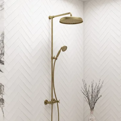 Hassel&Teudt HBR800 S02 - Duschstångssats m/Ø31 cm. Rain DeLuxe m/EasyClean, Polerad Mässing Natur