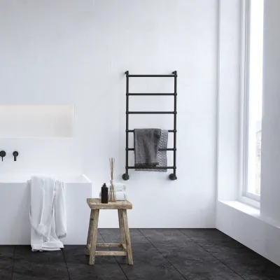 Vetro DeLuxe 442/6 - Vattenburen handduksvärmare, matt svart