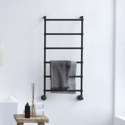 Vetro DeLuxe 442/6 - Vattenburen handduksvärmare, matt svart