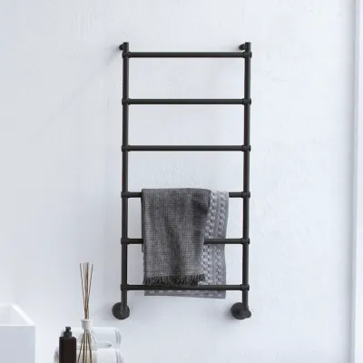 Vetro DeLuxe 442/6 - Vattenburen handduksvärmare, matt svart