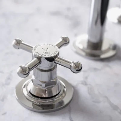 Hassel&Teudt HHV605 S05 - Köksblandare med svängbar pip, Krom