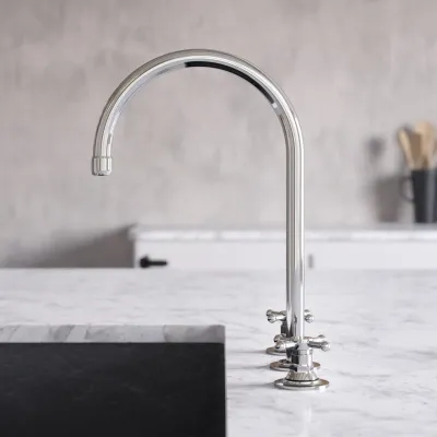 Hassel&Teudt HHV605 S05 - Köksblandare med svängbar pip, Krom