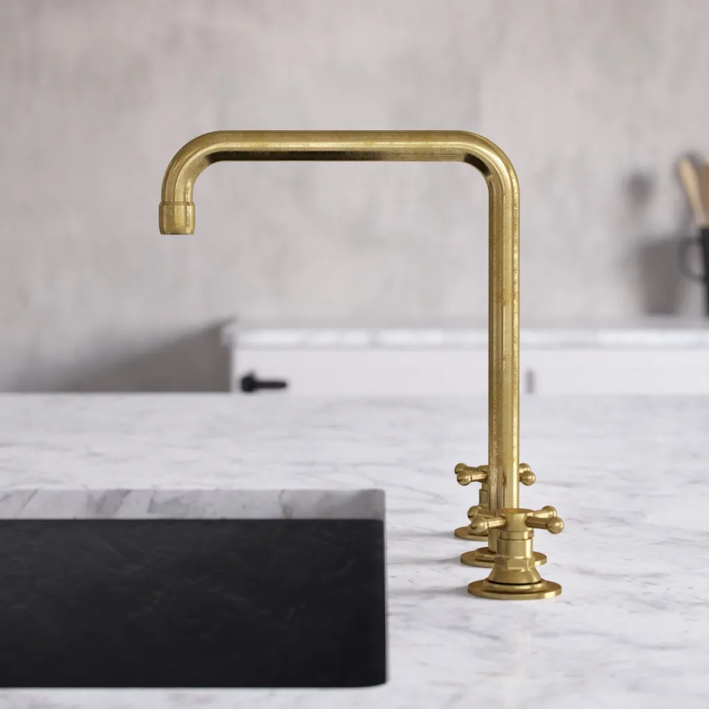 Hassel&Teudt HHV605 S06 - Köksblandare med svängbar pip, Polerad mässing Naturfärgad