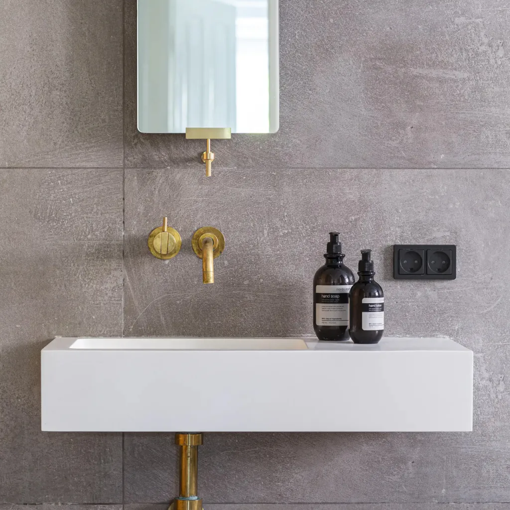 Waterproof 70L - 70x32 cm diskho vänster, Matt Vit SolidTec®